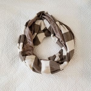 Abercrombie | stripped infinity scarf silk lining